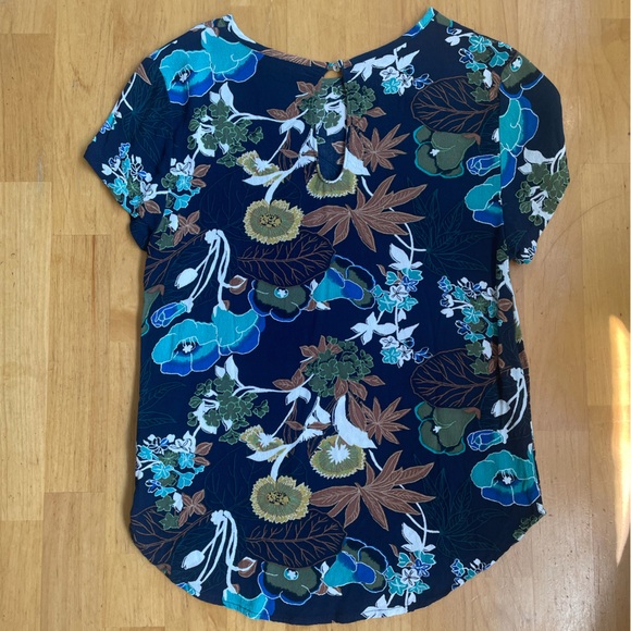 H&M Navy Blue Floral Top with Keyhole Back Size 4 - Picture 6 of 10